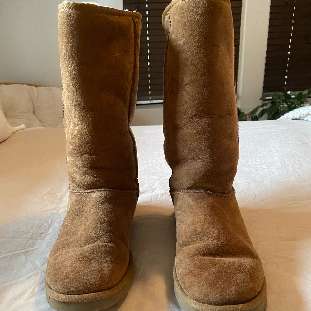 UGG Classic Tall Boots, chestnut, size 9